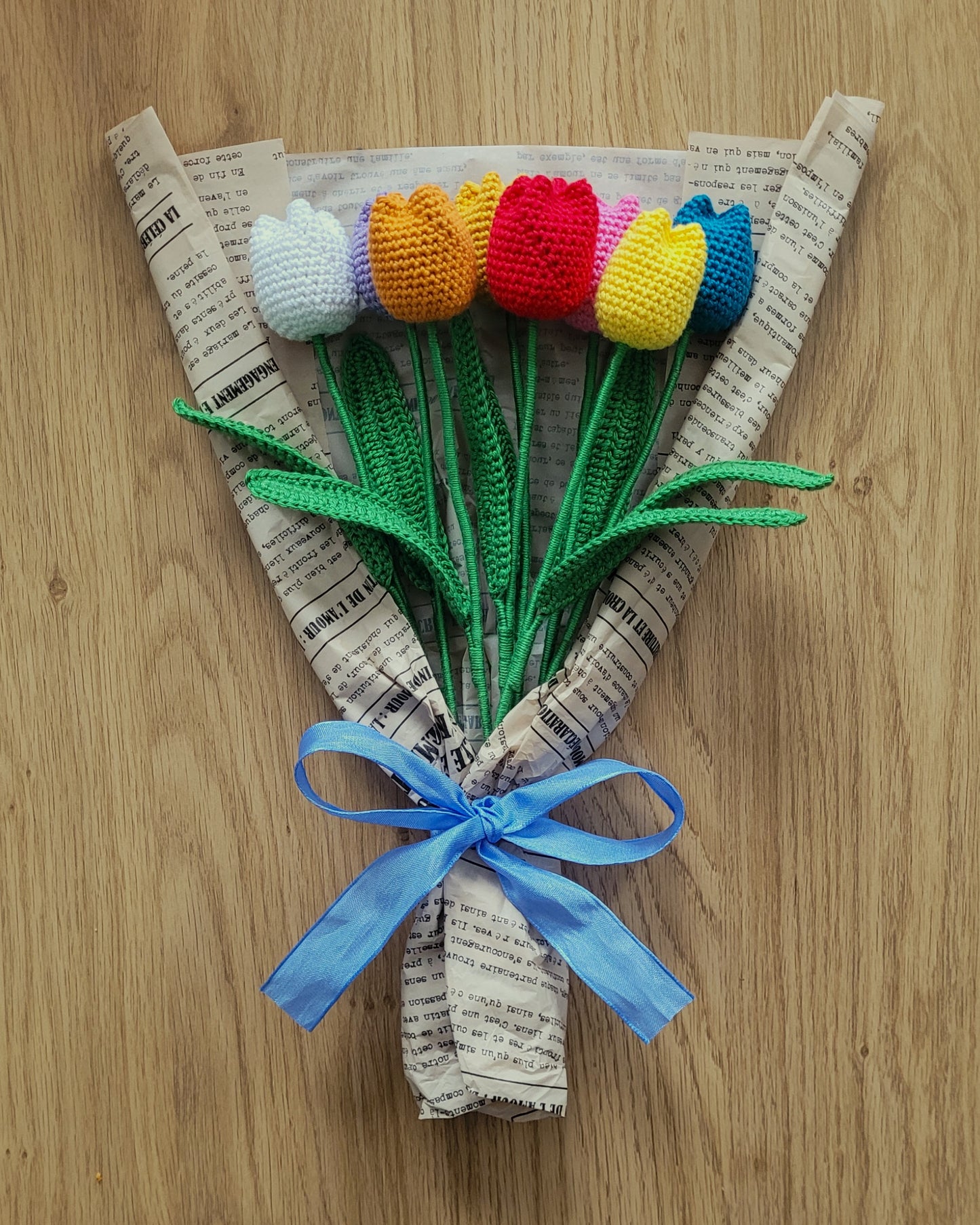 Ramo de 8 tulipanes colores vives